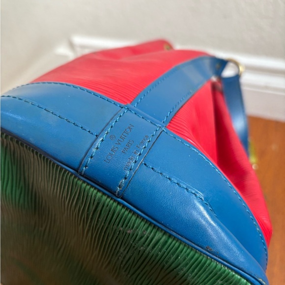 AUTHENTIC Louis Vuitton LV Shoulder Bag Noe Bordeaux Epi - Picture 9 of 16